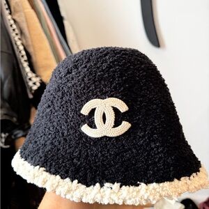 CHANEL Black and Cream Textured Bucket Hat